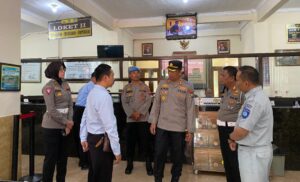 Kapolres Lumajang Sidak Samsat Pastikan Layanan Prima Bersih dari Calo