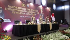 Kapolda Jatim Pimpin Anev Sitkamtibmas untuk Kesiapan Operasi Mantab Praja Semeru 2024