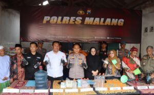 Polisi Bongkar Pabrik Miras Rumahan di Malang, Sekali Produksi Bisa Capai 250 liter Arak