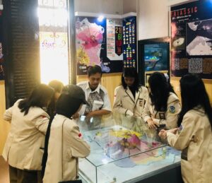 Siswa SMPN 2 Rogojampi Belajar di Luar Kelas,  Berbasis Ijen Geopark 