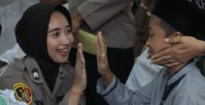 Sambut Hari Bhayangkara ke -78, Polwan Polres Mojokerto Gelar Bakti Kesehatan