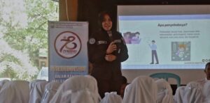 Polwan Polres Probolinggo Beri Edukasi Pelajar Stop Bullying dan Bijak Bermedsos