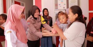 Briptu Dini Ramadani: Polwan Bhabinkamtibmas yang Berjuang Menurunkan Angka Stunting di Desa Bedadung