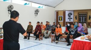 Pelatihan Bahasa Isyarat, untuk Tingkatkan Layanan di Lapas Banyuwangi