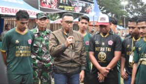 Dandim 0825 Banyuwangi Berikan Semangat pada Tum Mitra TNI di Turnamen Bupati Cup