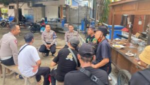 Ngopi Bareng Pedagang Pasar Senggol, Polres Ponorogo Sosialisasikan Kamseltibcarlantas
