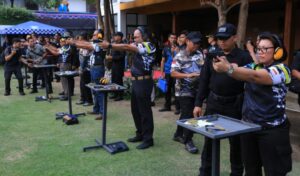 Peringati HUT Bhayangkara ke 78, Polda Jatim Gelar Lomba Menembak Kapolda Cup