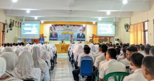 Polres Lumajang Ajak Pelajar Tertib Berlalu Lintas Melalui Program Police Goes To School