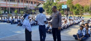 Cegah Kenakalan Remaja, Polres Lamongan Beri Edukasi Pelajar Tentang Bahaya Narkoba dan Bullying