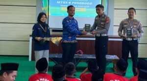 Program Mahameru Lantas, Polres Ponorogo Edukasi Pelajar Tertib Berlalulintas