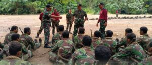 Siswa Dikko-174 Kejuruan Marinir Lanjutkan Lattek Di Hutan Selogiri