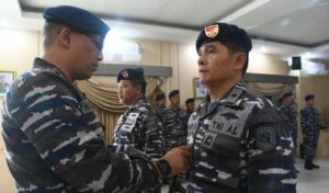 Danlanal Banyuwangi Pimpin Upacara Sertijab Dankal Rajegwesi II-5-40