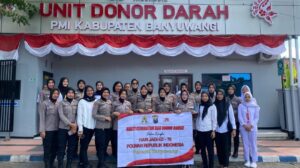 Polwan Polresta Banyuwangi Melaksanakan Donor Darah