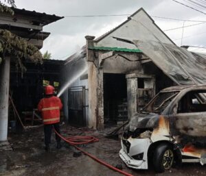 Kebakaran Hebat Hanguskan Pom Mini di Tegaldlimo, Kerugian Capai Rp 200 Juta