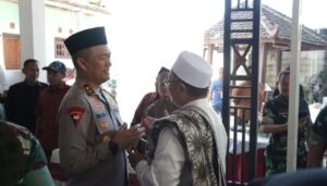 Jelang Pilkada Serentak 2024 Kapolda Jatim Kunjungi Tokoh Ulama dan Pengasuh Ponpes di Sampang