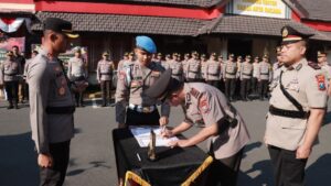 Kapolres Jember Pimpin Sertijab, Kasat Reskoba, Kasikum, dan 6 Kapolsek Berganti, 8 Jabatan Dikukuhkan