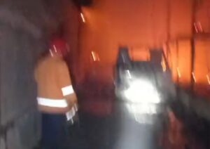 Kebakaran Hebat Kandang Ayam di Srono, Kerugian Ditafsir Mencapai Rp 1,5 Miliar