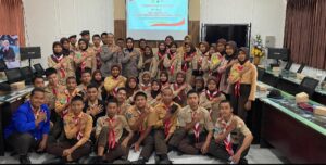 Polwan Banyuwangi Ajak Siswa SMA Bijak Bermedsos