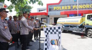 Polisi Beri Bantuan Air Bersih Untuk Ratusan Warga di 4 Desa Wilayah Ponorogo