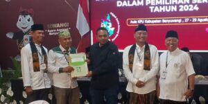 Pasangan Gus Makki-Ali Ruchi Resmi Daftar ke KPU Banyuwangi, Diiringi Dukungan Antusias