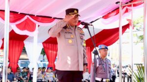 Karoops Polda Jatim Pimpin Apel Gelar Pasukan di Pelabuhan Ketapang Pastikan Kesiapan Pengamanan KTT IAF II 2024 dan HLF-MSP