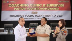 Tingkatkan Kualitas Pelayanan Polresta Banyuwangi Gelar Coaching Clinic