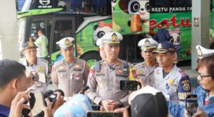 Minimalisir Laka Lantas, Polres Ponorogo Gelar Ramp Check Bus di Terminal Seloaji