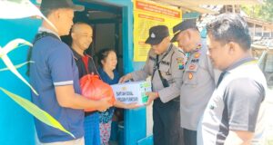 Melalui Aplikasi Matur Pak Kapolres, Warga Desa Pelem Terima Bantuan Sosial Polres Bojonegoro