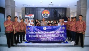 Jelang HUT Humas Polri, Irjen Pol Sandi Berangkatkan Anggotanya Umroh