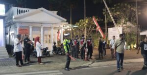 Ratusan Polisi Lakukan Pengamanan, Penetapan Nomor Urut Paslon Pilkada 2024 di Jember Berjalan Kondusif