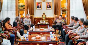 Kapolri Temui Negosiator Pembebasan Pilot Susi Air, Apresiasi Kedepankan Soft Approach