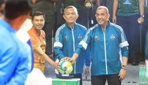 Kapolda Jatim Buka Turnamen Bola Voli Kapolri Cup 2024 di GOR Tridharma Petrokimia Gresik