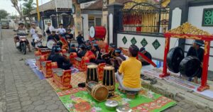 Sambut Kirab Pataka Jer Basuki Mawa Beya di Banyuwangi, SMPN 2 Rogojampi Suguhkan Kesenian Trasional