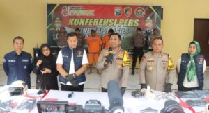 Polresta Sidoarjo Amankan 2 Pria yang Pamer Senpi Rakitan di Medsos