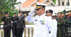DANLANAL BANYUWANGI PIMPIN ZIARAH NASIONAL PERINGATI HUT KE-79 TNI DI TMP WISMA RAGA SATRIA LAUT PASUKAN ALRI 0032 BANYUWANGI.