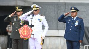 Upacara HUT TNI ke-79: Danlanal Banyuwangi Pimpin Perayaan di Taman Blambangan