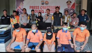 Polres Jember Tangkap Lima Pelaku Pemalsuan Dokumen Lintas Provinsi