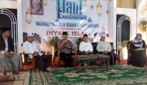 Cooling System Pilkada 2024, Polres Probolinggo Sampaikan Pesan Kamtibmas Saat Hadiri Haul KH. Syafhan