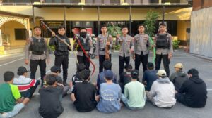 Harkamtibmas Polres Pelabuhan Tanjungperak Amankan 14 Anggota Komplotan Gangster di Tambak Wedi