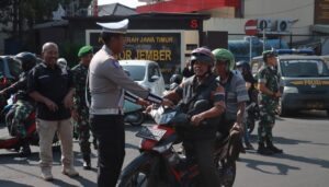 Ops Zebra Semeru 2024 Polres Jember Bersama Forkopimda Sosialisasikan Keselamatan Berlalu Lintas