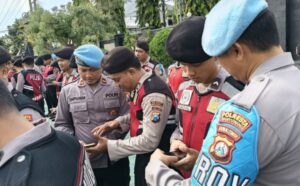 Cegah Judi Online di Lingkungan Polresta Banyuwangi, Semua Handphone Anggota Diperiksa