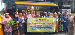 Mobil Sayur Kamtibmas Satbinmas Polresta Banyuwangi, Sosialisasi Pilkada 2024 Sambil Berbagi