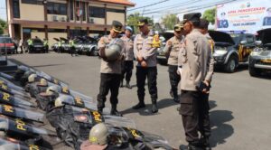 Pastikan Kesiapan Pengamanan Pilkada 2024, Polda Jatim Cek Kendaraan dan Almatsus di Polres Bojonegoro