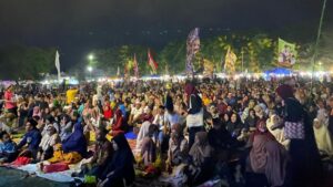 Ribuan Umat Islam Padati Tabligh Akbar di RTH Maron Genteng