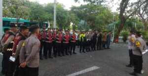 Polresta Banyuwangi Kerahkan Puluhan Personel Amankan Debat Perdana Pilkada 2024