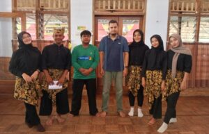 Siswa Teater SMK Muhammadiyah 6 Rogojampi Tampil Memukau dalam Peringatan Hari Pahlawan