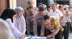 Kapolresta Banyuwangi Gelar Tes Urine Mendadak terhadap seluruh Perwira Polri