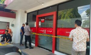Polisi Gerak Cepat Selidiki Dua Oramg Misterius yang Membobol Bank Jatim Srono