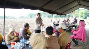 Gelorakan Swasembada Pangan, Polres Ponorogo Bersama Kelompok Tani Tanam Jagung Reog 234 Bhayangkara