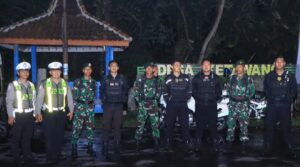Sinergitas Polres Madiun Bersama TNI Patroli Skala Besar, Pastikan Kamtibmas Jelang Coblosan Pilkada Kondusif
